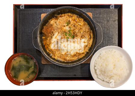 Draufsicht auf Set Loin Katsudon mit Ei, Japanischer Reis und Miso-Suppe. Stockfoto