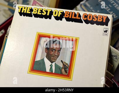 Eine Kopie des 1969 von Warner Bros. Records veröffentlichten Albums „The Best of Bill Cosby“, das in einem Antiquitätengeschäft in Santa Fe, New Mexico, zum Verkauf angeboten wird. Stockfoto