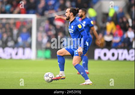 Cardiff, Großbritannien. November 2021. Rubin Colwill aus Cardiff City während des Spiels der EFL Sky Bet Championship zwischen Cardiff City und Huddersfield Town im Cardiff City Stadium, Cardiff, Wales am 6. November 2021. Foto von Scott Boulton. Nur zur redaktionellen Verwendung, Lizenz für kommerzielle Nutzung erforderlich. Keine Verwendung bei Wetten, Spielen oder Veröffentlichungen einzelner Clubs/Vereine/Spieler. Kredit: UK Sports Pics Ltd/Alamy Live Nachrichten Stockfoto