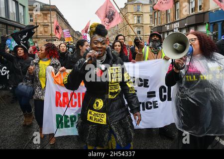 Glasgow, Schottland, Großbritannien, November 06 2021. Der Global Day of Action findet in der ganzen Stadt statt, an dem Aktivisten die Regierungen aufforderten, den Klimawandel auf 1.5 Grad C zu begrenzen Stockfoto