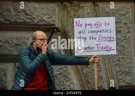 London, Großbritannien. November 2021. Tausende von Menschen marschierten im Rahmen des COP26 Coalition Global Day of Action for Climate Justice von der Bank of England zum Trafalgar Square. Kredit: Vuk Valcic / Alamy Live Nachrichten Stockfoto