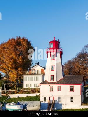 Kincardine Lighthouse, Ontario, Kanada. Es ist ein historischer Leuchtturm in der Nähe des Penetangore River. Es wurde 1881 erbaut, um den Hafen von K zu bedienen Stockfoto