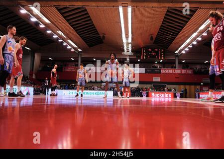 Gießen, Deutschland. November 2021. Osthalle, GIESSEN, DEUTSCHLAND Harris, Terrell ( 15 Crailsheim ) während des easyCredit Basketball Bundesliga-Spiels zwischen Giessen 46ers und Hakro Merlins Crailsheim in der Osthalle in Giessen. Easycredit Basketball Bundesliga Julia Kneissl/ SPP Credit: SPP Sport Press Photo. /Alamy Live News Stockfoto