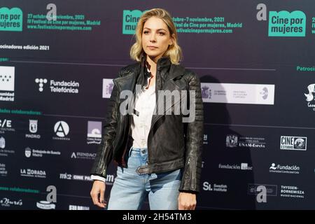 Madrid, Spanien. November 2021. Paloma Bloyd nimmt an der Fotoschau des Festivals „Cines Por Mujeres“ im Cine Palacio de la Prensa in Madrid Teil. Kredit: SOPA Images Limited/Alamy Live Nachrichten Stockfoto