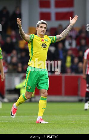 London, Großbritannien. November 2021. Mathias Normann aus Norwich City feiert das erste Tor des Spiels während des Premier League-Spiels zwischen Brentford und Norwich City im Brentford Community Stadium am 6. November 2021 in London, England. (Foto von Mick Kearns/phcimages.com) Credit: PHC Images/Alamy Live News Stockfoto