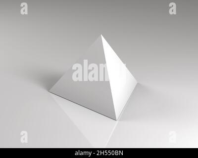 3d-Rendering einer weißen Dreiecksbasis-Pyramide auf weißem reflektierendem Hintergrund Stockfoto