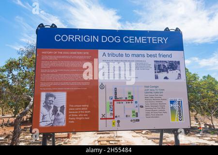 Schild am Eingang des Corrigin Dog Cemetery, einer Touristenattraktion, Corrigin, Wheatbelt Region, Western Australia, WA, Australien Stockfoto