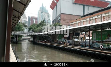 Khlong Saen Saep Boot Pratunam Pier Bangkok Thailand Stockfoto