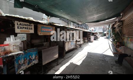 Gasse Weg in der Nähe Khaosan Road aka Khao San Road Gegend Touristenattraktion Bangkok Thailand Stockfoto