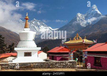 Tengboche Kloster mit Stupa und Mount Everest, Lhotse und Ama Dablam, das beste Kloster im Khumbu Tal, Trek zum Everest Basislager Sagarmatha n Stockfoto