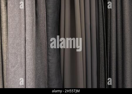 Set aus grauen, dichten Stoffen mit einheitlicher Textur. Stockfoto