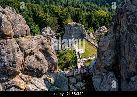 Festung Tustan aus der Luft | Luftbilder von der Festung Tustan in der Ukraine | Festung Tustan aus der Luft fotografiert Stockfoto