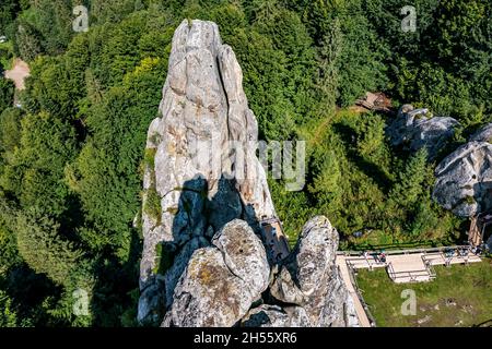 Festung Tustan aus der Luft | Luftbilder von der Festung Tustan in der Ukraine | Festung Tustan aus der Luft fotografiert Stockfoto