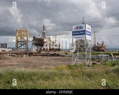 Able UK ein britisches Industriedienstleistungsunternehmen, das Offshore-Anlagen und Bohrinseln außer Betrieb nimmt Seaton Port, Teesside Middlesbrough UK Stockfoto