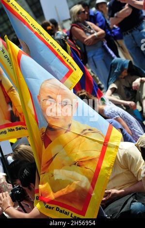 Wien, Österreich. 26. April 2012. Audienz bei der Europäischen Solidaritätskundgebung für Tibet Stockfoto