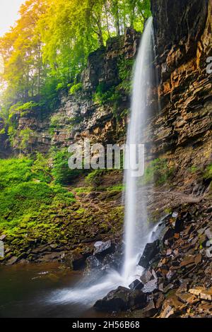 Langzeitaufnahme der Hardraw Force, Englands höchstem Wasserfall Stockfoto