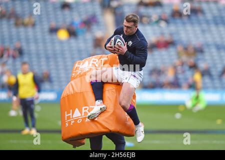 Edinburgh, Großbritannien. November 2021. Stuart Hogg aus Schottland wärmt sich vor dem Spiel der Autumn Nation Series im Murrayfield Stadium, Edinburgh, auf. Bildnachweis sollte lauten: Neil Hanna/Sportimage Kredit: Sportimage/Alamy Live News Stockfoto