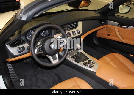 BMW Z4 Z4 (E89): Ansicht der Instrumententafel, Roadster, 2nd. Generation, in einem Autohaus ausgestellt, produziert von 2009 bis 2016. São Paulo - Brasilien . Stockfoto