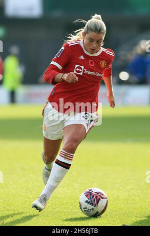 London, Großbritannien. November 2021. Martha Thomas von Manchester United Women in Aktion während des Spiels. Barclays Women's Super League Match, Tottenham Hotspur Women gegen Manchester United Women im Hive Stadium in London am Sonntag, 7. November 2021. Dieses Bild darf nur für redaktionelle Zwecke verwendet werden. Nur zur redaktionellen Verwendung, Lizenz für kommerzielle Nutzung erforderlich. Keine Verwendung bei Wetten, Spielen oder Veröffentlichungen in einem Club/einer Liga/einem Spieler.pic von Steffan Bowen/Andrew Orchard Sports Photography/Alamy Live News Credit: Andrew Orchard Sports Photography/Alamy Live News Stockfoto