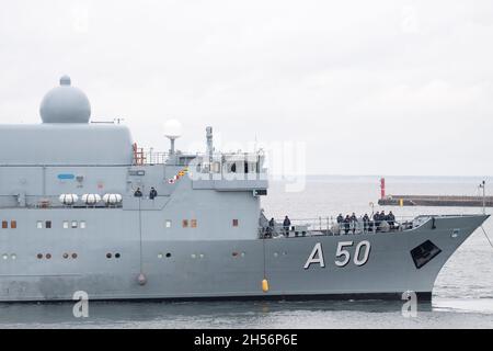 Deutscher Typ 423 Oste-Klasse Hilfsdienst A50 Alster der Deutschen Marine (Deutsche Marine) kam in den Hafen von Gdynia, Polen. 5. November 2021 © Wojciech Stroz Stockfoto