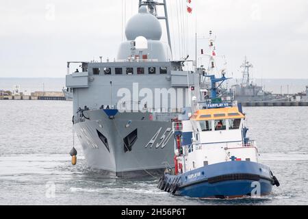 Deutscher Typ 423 Oste-Klasse Hilfsdienst A50 Alster der Deutschen Marine (Deutsche Marine) kam in den Hafen von Gdynia, Polen. 5. November 2021 © Wojciech Stroz Stockfoto