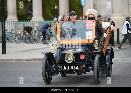 London nach Brighton Veteran und Vintage Car Run Stockfoto