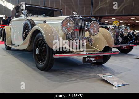 LYON, FRANKREICH, 5. November 2021 : Bentley Old Car. Der Salon Epoq'Auto wird seit 1979 mit über 70,000 Besuchern pro Jahr organisiert. Stockfoto