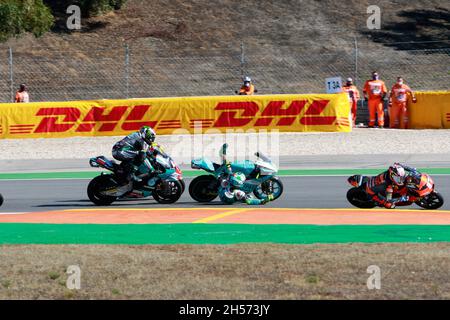 Algarve International Circuit, Portimao, Portugal, 7. November 2021. #7 Dennis FOGGIA ITA Leopard Racing Honda stürzt auf dem Algarve International Circuit, Portimao, Portugal, am 7. November 2021 beim Gran Premio Brembo do Algarve aus der Moto3 ab Credit: Graham holt/Alamy Live News Stockfoto