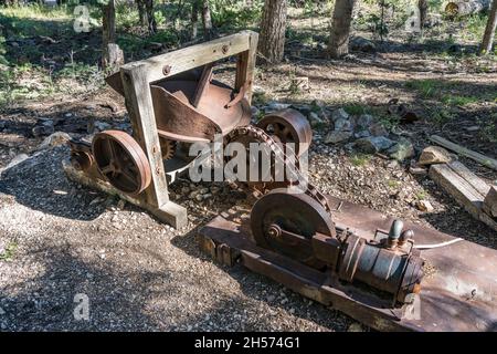 Ein altes Hardrock-Periskop zum Zerkleinern von Erz im Miner's Park in Bullion Cayon. Tushar Mountains, Marysvale, Utah. Stockfoto