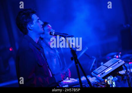 Lublin, Polen - 20. Mai 2016: Kozienalia (jährlicher Studentenfasching, auch Juwenalia genannt) - KAMP! Band live im Konzert Stockfoto