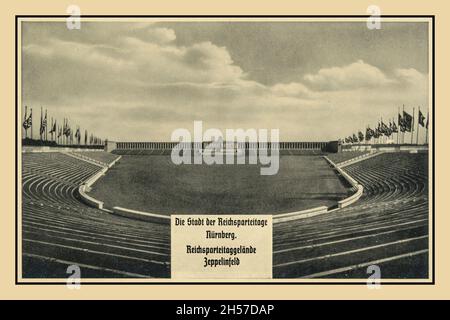 1930er Jahre das Nazi-Stadion "Zeppelin Field" in Nürnberg mit Nazi-Swastika-Flaggen, die die riesigen Arronensitze und das Feld zeigen, auf dem die berüchtigten Adolf-Hitler-Nazi-politischen Kundgebungen in Nürnberg abgehalten wurden Stockfoto