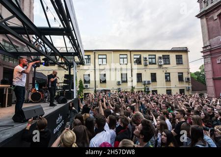 Lublin, Polen - 21. Mai 2016: Kozienalia (jährlicher Studentenfasching, auch Juwenalia genannt) - Lukasz Malpa Malkiewicz live im Rap-Konzert Stockfoto