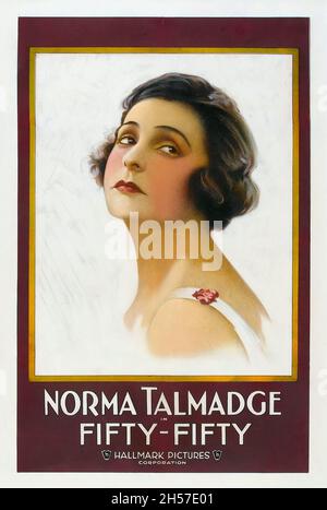Filmposter - Fifty-Fifty ist ein amerikanisches Stummfilmdrama von Allan Dwan - Old and vintage Filmposter feat. Norma Talmadge. Stockfoto