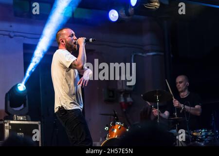 Lublin, Polen - 21. Mai 2016: Kozienalia (jährlicher Studentenfasching, auch Juwenalia genannt) - Lukasz Malpa Malkiewicz live im Rap-Konzert Stockfoto