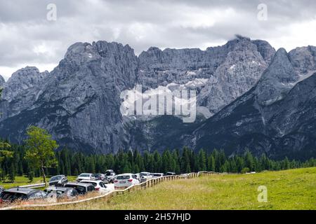 Atemberaubende Aussicht auf die majestätische Dolomitenalp, Italien, Nationalpark Tre Cime di Lavaredo. Stockfoto