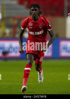 ANTWERPEN, BELGIEN - 7. NOVEMBER: Pierre Dwomoh vom Royal Antwerp FC während des Jupiler Pro League-Spiels zwischen dem Royal Antwerp FC und Anderlecht am 7. November 2021 im Bosuilstadion in Antwerpen, Belgien (Foto: Jeroen Meuwsen/Orange Picts) Stockfoto