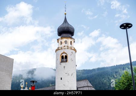 Collegiata di Innichen, Stiftskirche Innichen, Innichen, Pustertal, Bozen, Trentino Alto Adige, Italia Stockfoto