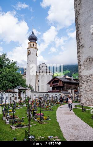 Collegiata di Innichen, Stiftskirche Innichen, Innichen, Pustertal, Bozen, Trentino Alto Adige, Italia Stockfoto