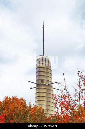 Forschungscampus in München - Technische Universität München, Deutschland, Oskar-von-Miller Meteorologischer Turm zur Erfassung klimatologischer Messungen Stockfoto