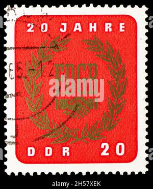 MOSKAU, RUSSLAND - 24. OKTOBER 2021: In Deutschland gedruckte Briefmarke zeigt 20 Jahre FDGB, Labor Association Serie, um 1965 Stockfoto