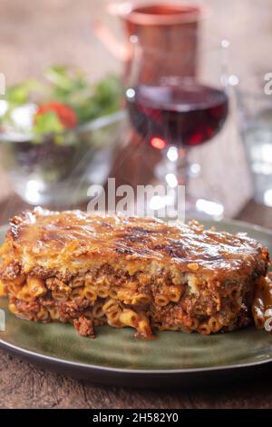 Griechische pastizio Nudelgericht mit Käse Stockfoto