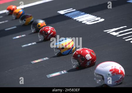 FIA sicheres & erschwingliches Helmprogramm während des Formel 1 Gran Premio De La Ciudad De Mexico 2021, Mexico City Grand Prix, 18. Lauf der FIA Formel 1 Weltmeisterschaft 2021 vom 5. Bis 7. November 2021 auf dem Autodromo Hermanos Rodriguez, in Mexiko-Stadt, Mexiko - Foto: Florent Gooden/DPPI/LiveMedia Stockfoto