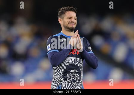 Napoli, Italien. November 2021. Dries Mertens von SSC Napoli dejection während der Serie A 2021/2022 Fußballspiel zwischen SSC Napoli und Hellas Verona im Diego Armando Maradona Stadion in Napoli (Italien), 7. November 2021. Foto Cesare Purini/Insidefoto Kredit: Insidefoto srl/Alamy Live News Stockfoto