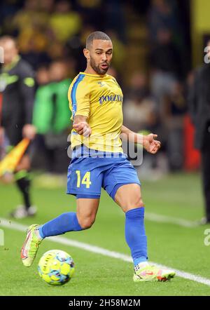 Broendby, Dänemark. November 2021. Kevin Mensah (14) von Broendby, WENN er während des 3F Superliga-Spiels zwischen Broendby IF und Odense Boldklub im Broendby Stadion in Broendby gesehen wurde. (Foto: Gonzales Photo/Alamy Live News Stockfoto