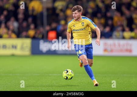 Broendby, Dänemark. November 2021. Marko Divkovic (24) von Broendby, WENN er während des 3F Superliga-Spiels zwischen Broendby IF und Odense Boldklub im Broendby Stadion in Broendby gesehen wurde. (Foto: Gonzales Photo/Alamy Live News Stockfoto