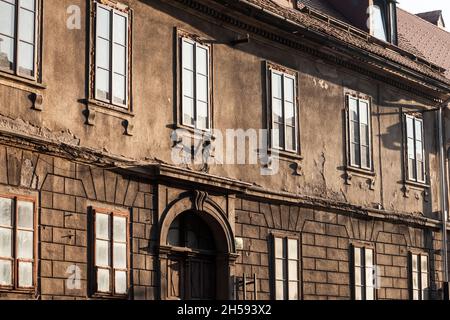 Bild von Fassaden in der Altstadt von Ljubljana, Slowenien, typisch aus dem Mittelalter. Die Altstadt von Ljubljana ist der älteste Teil der Slowenen Stockfoto