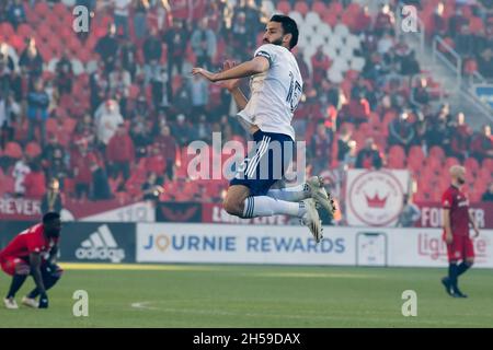 Toronto, Kanada. November 2021. Steven Birnbaum (C) von DC United beim MLS-Spiel zwischen dem FC Toronto und DC United im BMO Field in Aktion gesehen (Endstand; Toronto FC 1-3 DC United) Quelle: SOPA Images Limited/Alamy Live News Stockfoto