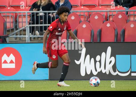 Toronto, Kanada. November 2021. Jahkeele Marshall-Rutty (No.7) vom FC Toronto in Aktion gesehen während des MLS-Spiels zwischen dem FC Toronto und DC United im BMO Field (Final Score; Toronto FC 1-3 DC United) (Foto von Angel Marchini/SOPA Images/Sipa USA) Credit: SIPA USA/Alamy Live News Stockfoto