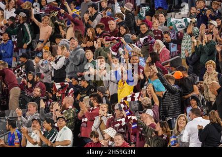 Denver, Colorado, USA, 7. November 2021, Fans von Colorado Rapids im Dick’s Sporting Goods Park (Foto: Marty Jean-Louis) Quelle: Marty Jean-Louis/Alamy Live News Stockfoto