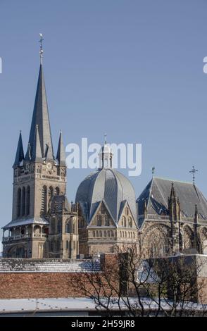 Die Fassade des Aachener Doms Stockfoto